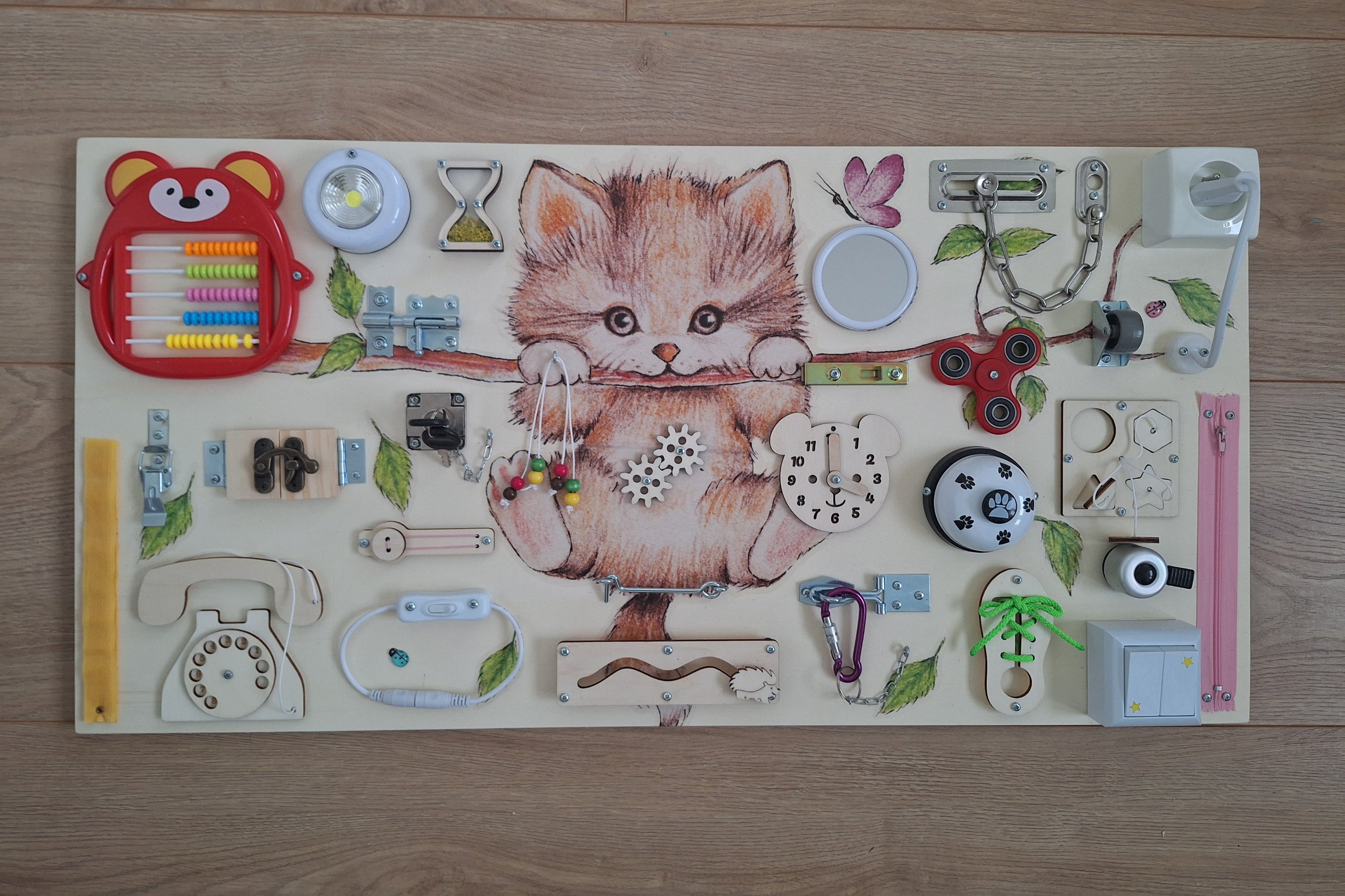 Activity board - Mačička